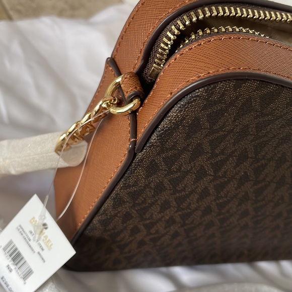 COPY - NWT Michael Kors Crossbody Bag. - Picture 10 of 15
